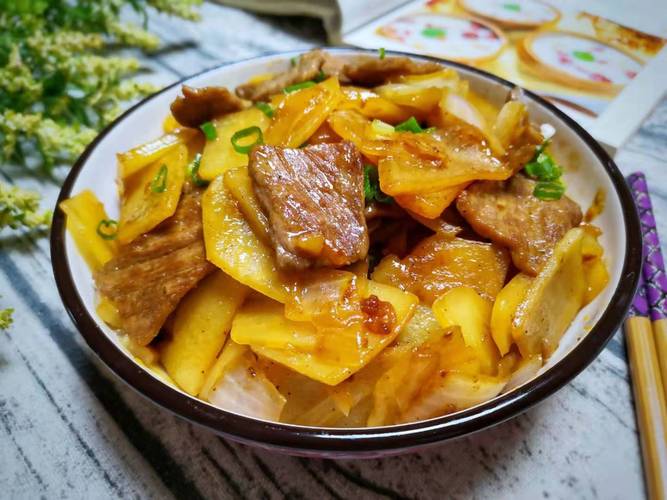 青椒土豆片炒牛肉片的做法(牛肉和土豆炒青椒怎么炒好吃)-第4张图片-窝头美食网 青椒土豆片炒牛肉片的做法(牛肉和土豆炒青椒怎么炒好吃)-第4张图片-窝头美食网