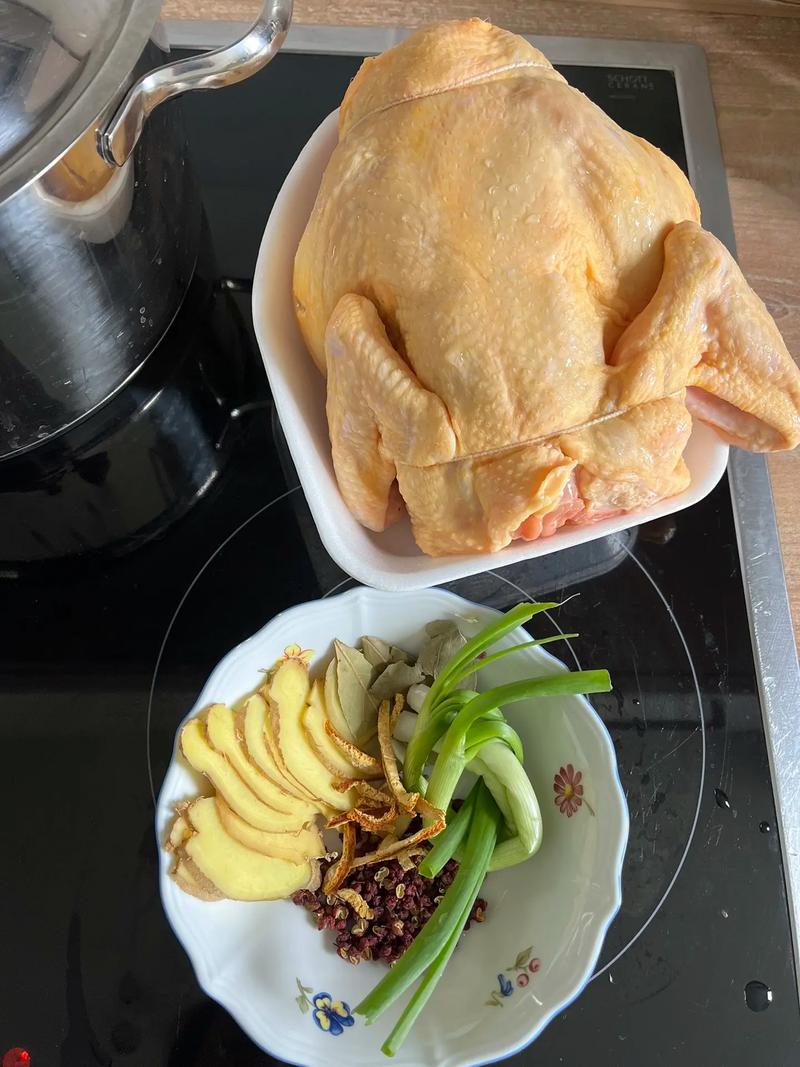 白斩鸡做法酒店(白斩鸡的做法)-第2张图片-窝头美食网 白斩鸡做法酒店(白斩鸡的做法)-第2张图片-窝头美食网