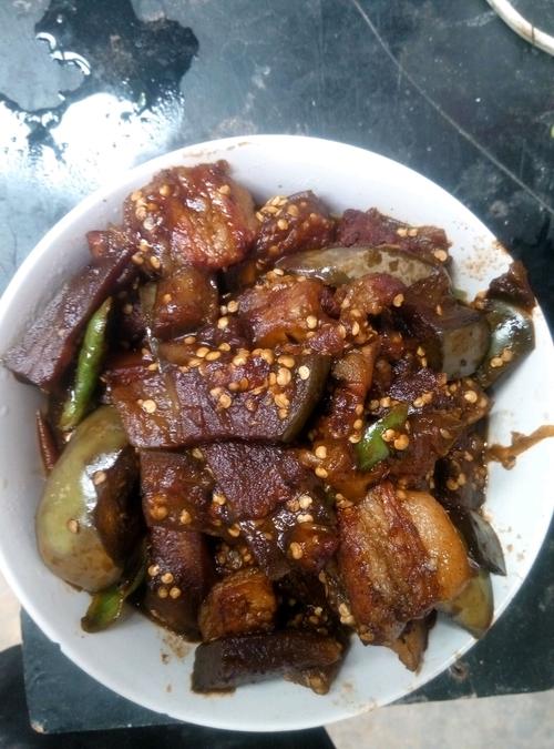 茄子炒青椒炒牛肉的做法(茄子青椒炒肉的做法窍门)-第3张图片-窝头美食网 茄子炒青椒炒牛肉的做法(茄子青椒炒肉的做法窍门)-第3张图片-窝头美食网