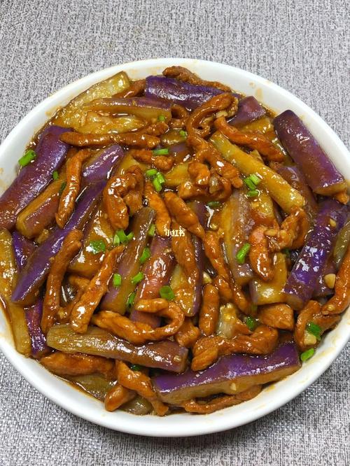 茄子炒青椒炒牛肉的做法(茄子青椒炒肉的做法窍门)-第4张图片-窝头美食网 茄子炒青椒炒牛肉的做法(茄子青椒炒肉的做法窍门)-第4张图片-窝头美食网