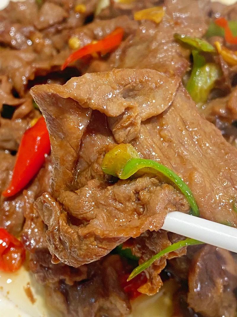 炒牛肉青椒牛肉的做法（怎样做牛肉炒青椒）-第6张图片-窝头美食网