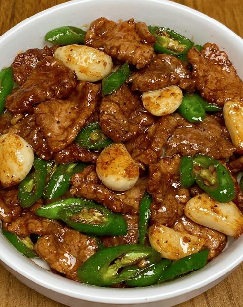 炒牛肉青椒牛肉的做法（怎样做牛肉炒青椒）-第7张图片-窝头美食网