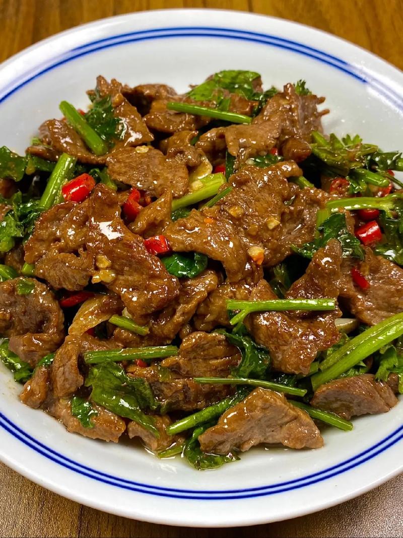青椒炒牛肉芹菜做法(牛肉炒青椒芹菜的做法)-第5张图片-窝头美食网 青椒炒牛肉芹菜做法(牛肉炒青椒芹菜的做法)-第5张图片-窝头美食网