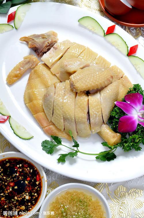 川菜白斩鸡做法（川菜白斩鸡做法及配料）-第3张图片-窝头美食网