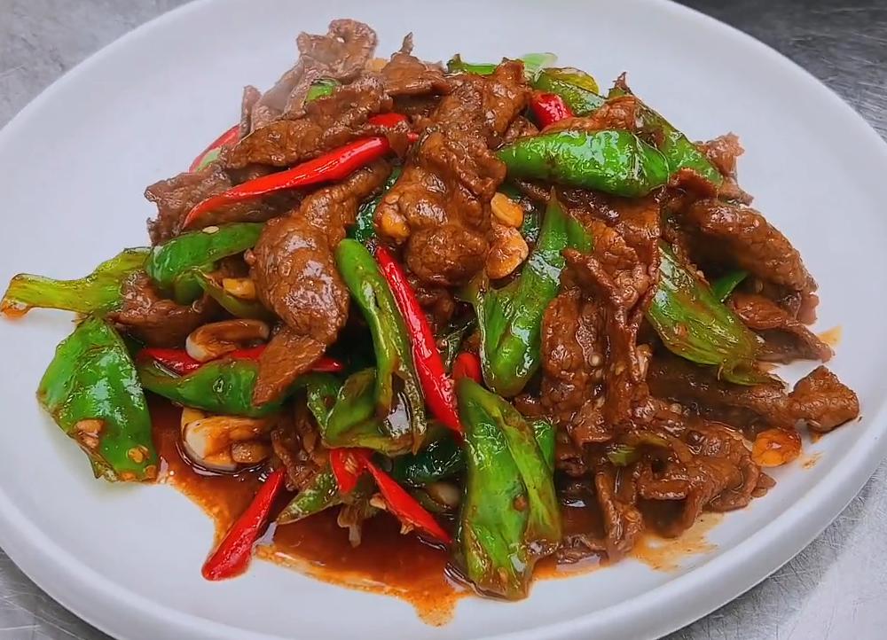 青椒炒牛肉的配方和做法(青椒炒牛肉做法视频)-第7张图片-窝头美食网 青椒炒牛肉的配方和做法(青椒炒牛肉做法视频)-第7张图片-窝头美食网
