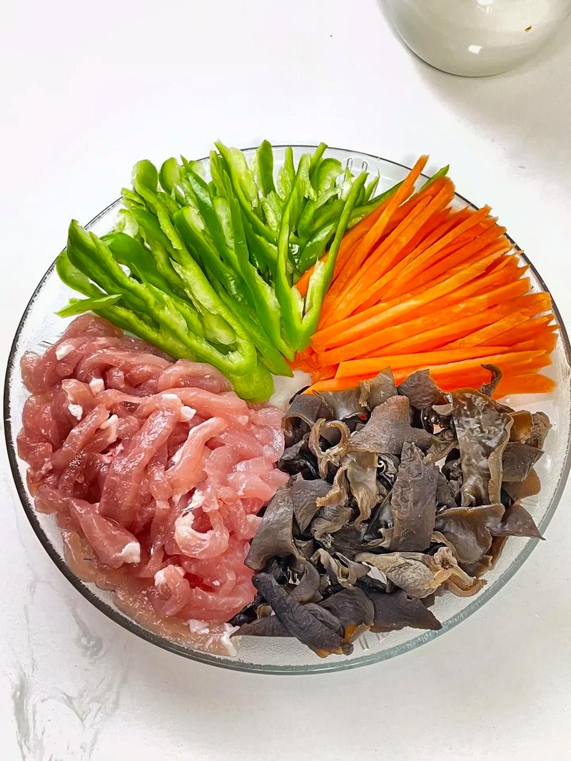 家常鱼香肉丝的做法步骤（家常鱼香肉丝的做法步骤）-第1张图片-窝头美食网