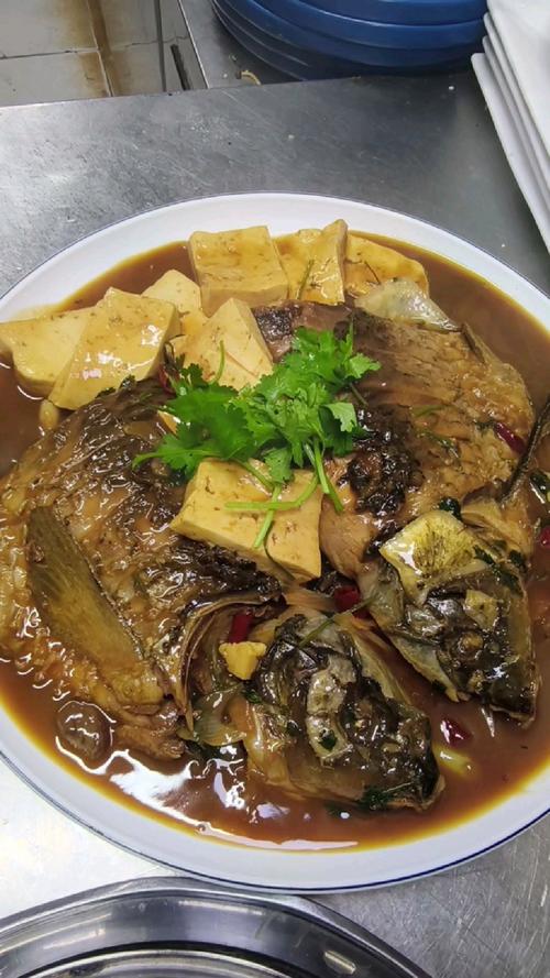 鲤鱼豆腐汤的家常做法(鲤鱼豆腐汤怎么煮)-第2张图片-窝头美食网 鲤鱼豆腐汤的家常做法(鲤鱼豆腐汤怎么煮)-第2张图片-窝头美食网