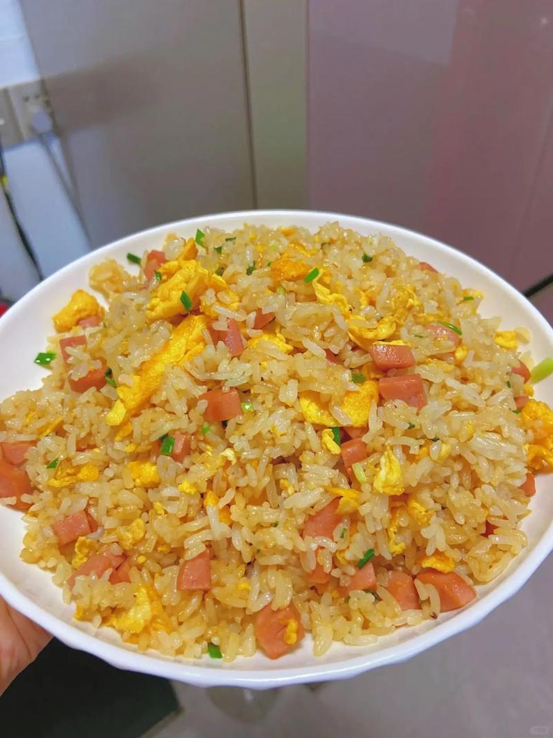 家常腊肠炒饭的做法(正宗腊肠炒饭的做法)-第1张图片-窝头美食网 家常腊肠炒饭的做法(正宗腊肠炒饭的做法)-第1张图片-窝头美食网