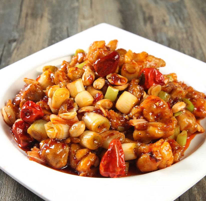 炸鸡丁的家常做法(炸鸡丁怎么做)-第1张图片-窝头美食网 炸鸡丁的家常做法(炸鸡丁怎么做)-第1张图片-窝头美食网