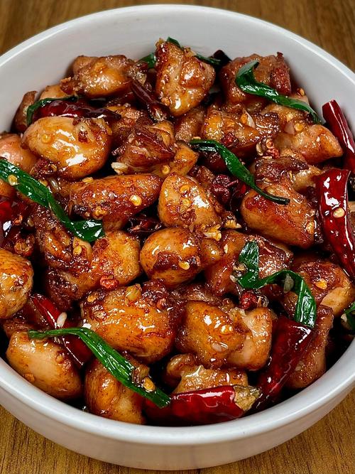 炸鸡丁的家常做法(炸鸡丁怎么做)-第4张图片-窝头美食网 炸鸡丁的家常做法(炸鸡丁怎么做)-第4张图片-窝头美食网