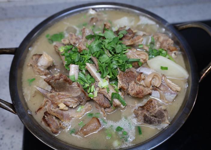 羊排火锅做法(羊排火锅的做法)-第5张图片-窝头美食网 羊排火锅做法(羊排火锅的做法)-第5张图片-窝头美食网