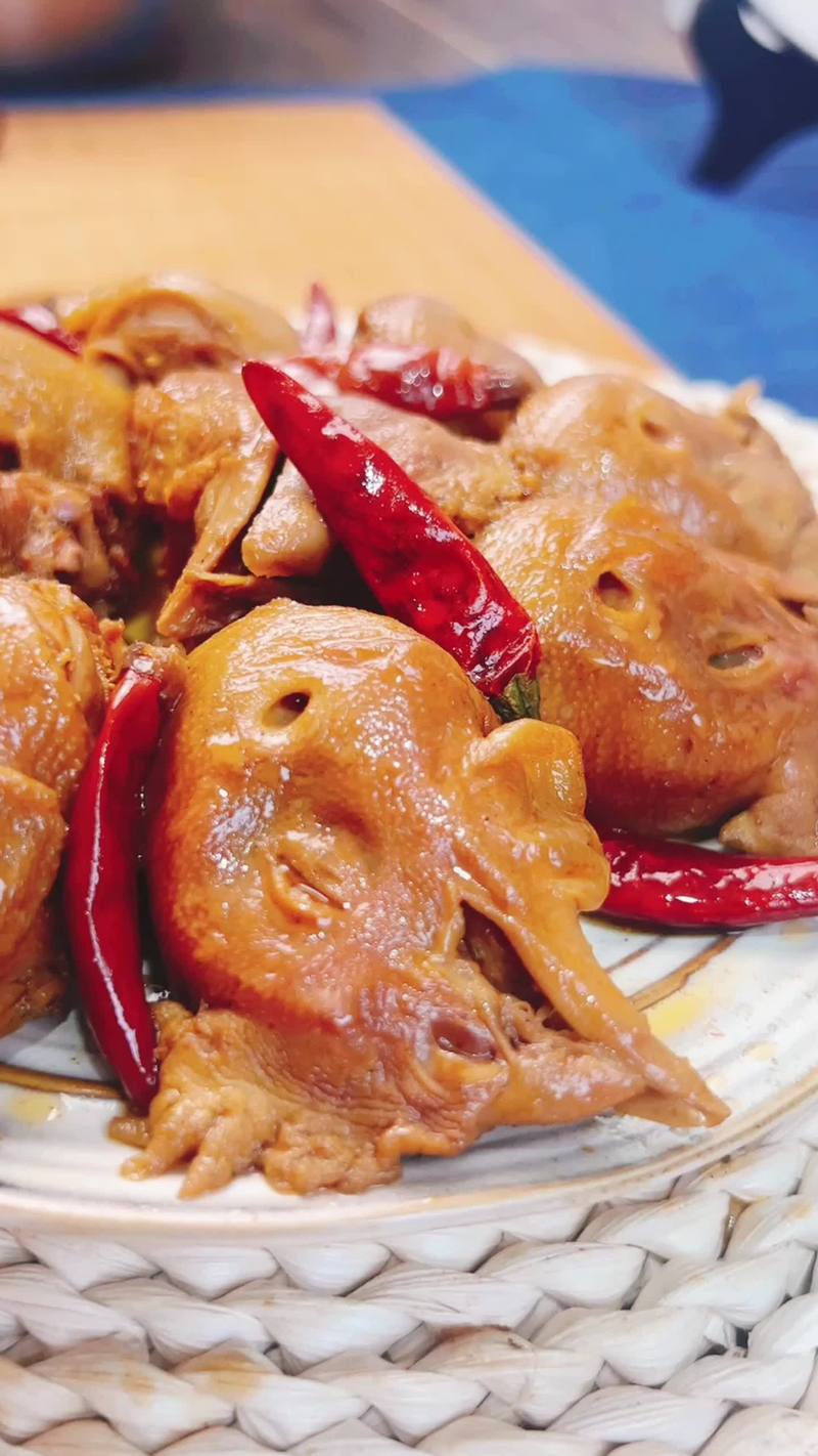 卤鸡头做法(卤鸡头怎么做简单好吃)-第2张图片-窝头美食网 卤鸡头做法(卤鸡头怎么做简单好吃)-第2张图片-窝头美食网