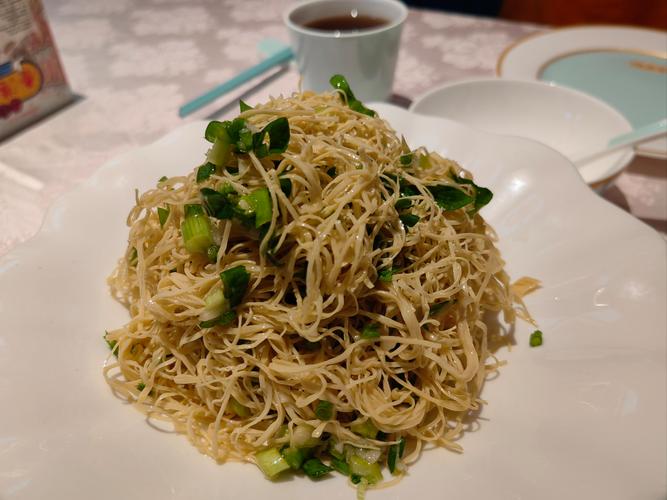 芹菜叶粥的做法大全(芹菜叶米粥)-第6张图片-窝头美食网 芹菜叶粥的做法大全(芹菜叶米粥)-第6张图片-窝头美食网