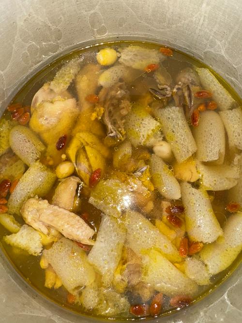 竹荪炖鸡的做法(竹荪炖鸡的做法步骤)-第5张图片-窝头美食网 竹荪炖鸡的做法(竹荪炖鸡的做法步骤)-第5张图片-窝头美食网