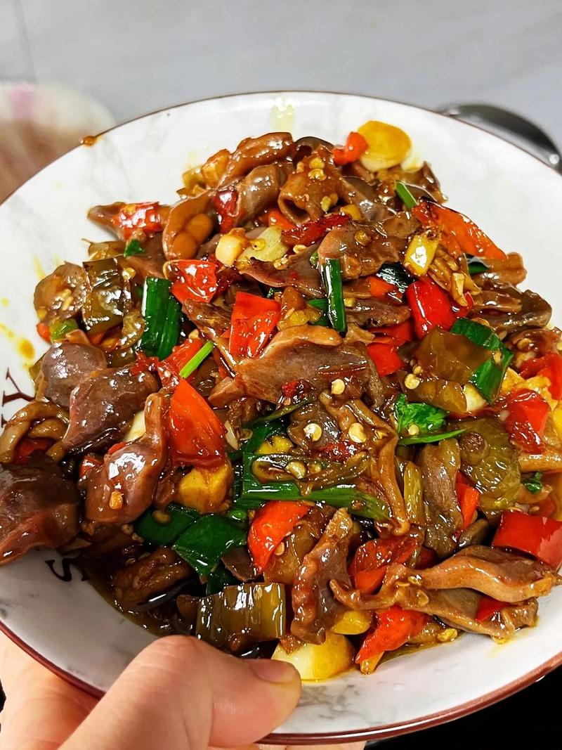 四川泡椒鸡杂的做法(炒鸡杂需要焯水吗)-第7张图片-窝头美食网 四川泡椒鸡杂的做法(炒鸡杂需要焯水吗)-第7张图片-窝头美食网