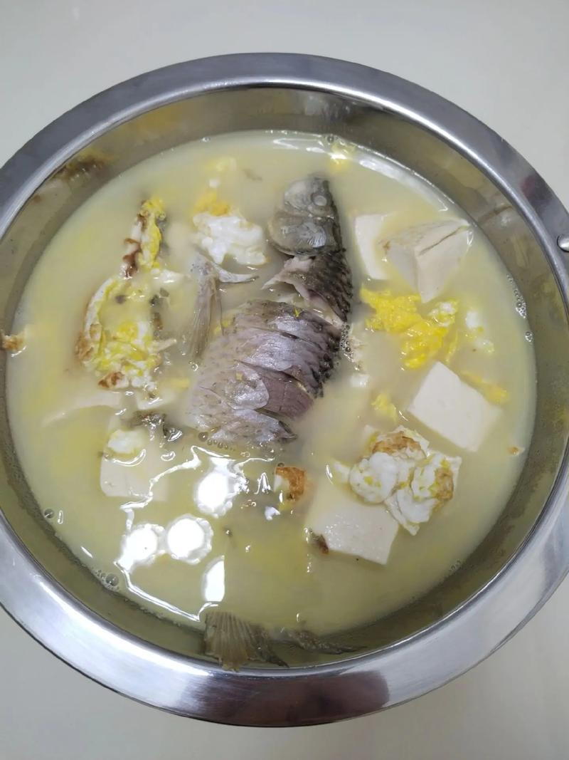 炖鲤鱼豆腐的家常做法(炖鲤鱼豆腐的家常做法窍门)-第5张图片-窝头美食网 炖鲤鱼豆腐的家常做法(炖鲤鱼豆腐的家常做法窍门)-第5张图片-窝头美食网