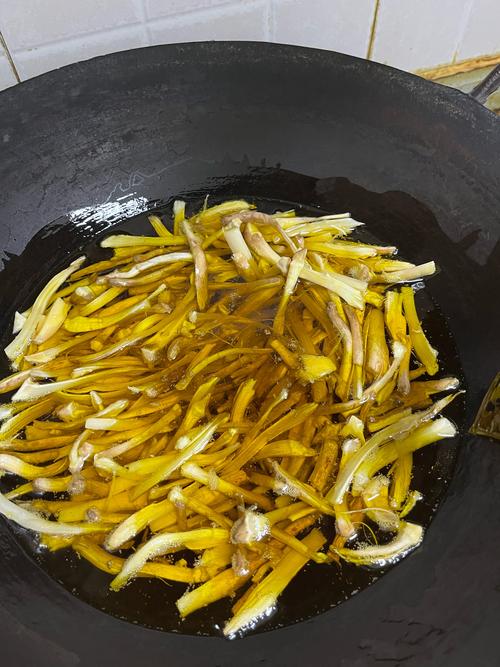 炸鸡枞油的做法(炸鸡枞油的做法视频)-第5张图片-窝头美食网 炸鸡枞油的做法(炸鸡枞油的做法视频)-第5张图片-窝头美食网