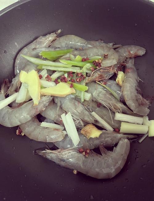 蒜蓉水晶虾的做法(水晶虾做法大全)-第3张图片-窝头美食网 蒜蓉水晶虾的做法(水晶虾做法大全)-第3张图片-窝头美食网