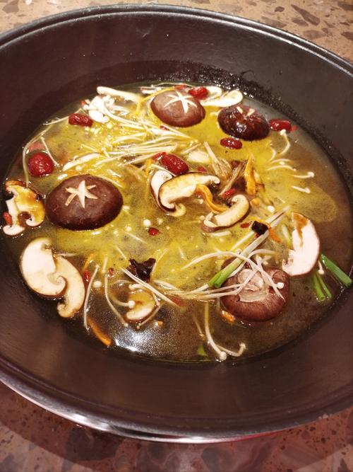 菌汤火锅做法(菌汤火锅做法家常做法)-第2张图片-窝头美食网 菌汤火锅做法(菌汤火锅做法家常做法)-第2张图片-窝头美食网