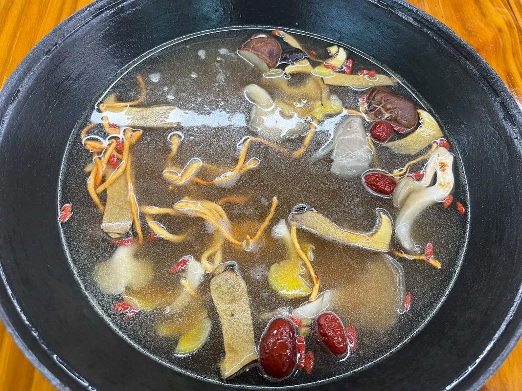 菌汤火锅做法(菌汤火锅做法家常做法)-第4张图片-窝头美食网 菌汤火锅做法(菌汤火锅做法家常做法)-第4张图片-窝头美食网