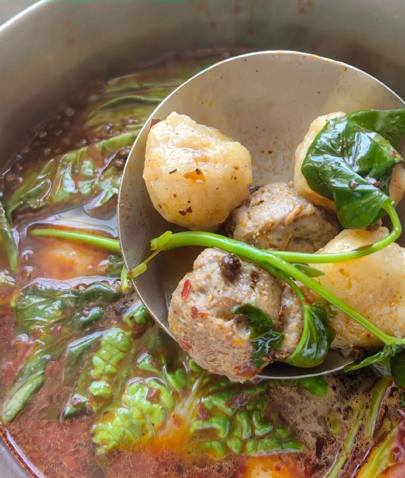 火锅丸子做法(火锅丸子做法步骤)-第3张图片-窝头美食网 火锅丸子做法(火锅丸子做法步骤)-第3张图片-窝头美食网