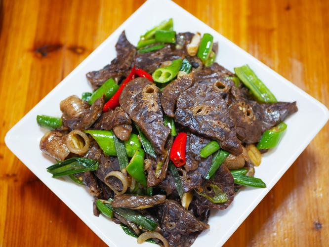 猪肺怎么炒好吃(晒干的猪肺怎么做好吃)-第1张图片-窝头美食网 猪肺怎么炒好吃(晒干的猪肺怎么做好吃)-第1张图片-窝头美食网