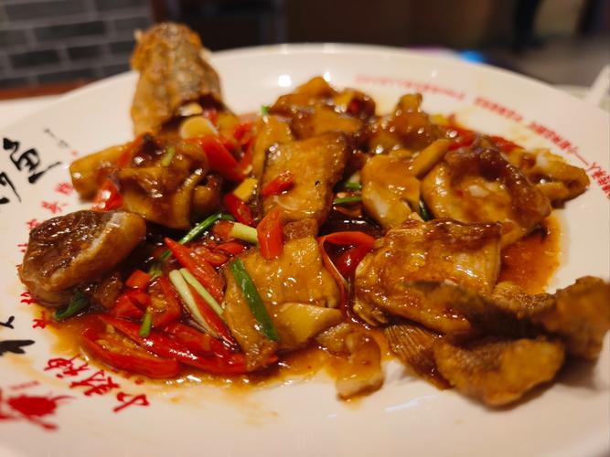 小炒鱼的做法大全（炒小鱼怎么炒好吃又简单）-第4张图片-窝头美食网