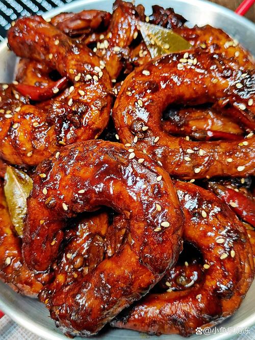 酱鸡脖子的家常做法(酱鸡脖怎么做才好吃)-第1张图片-窝头美食网 酱鸡脖子的家常做法(酱鸡脖怎么做才好吃)-第1张图片-窝头美食网