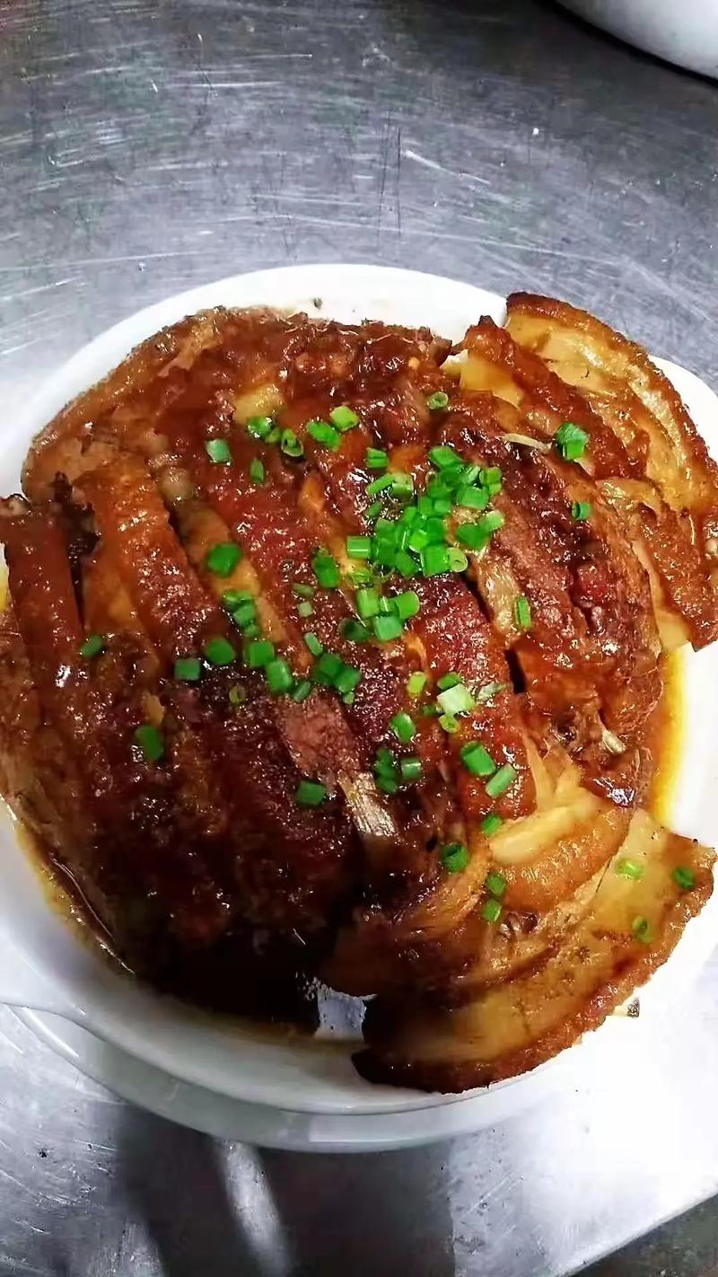 红烧扣肉的做法（红烧扣肉的做法 最正宗的做法）-第6张图片-窝头美食网