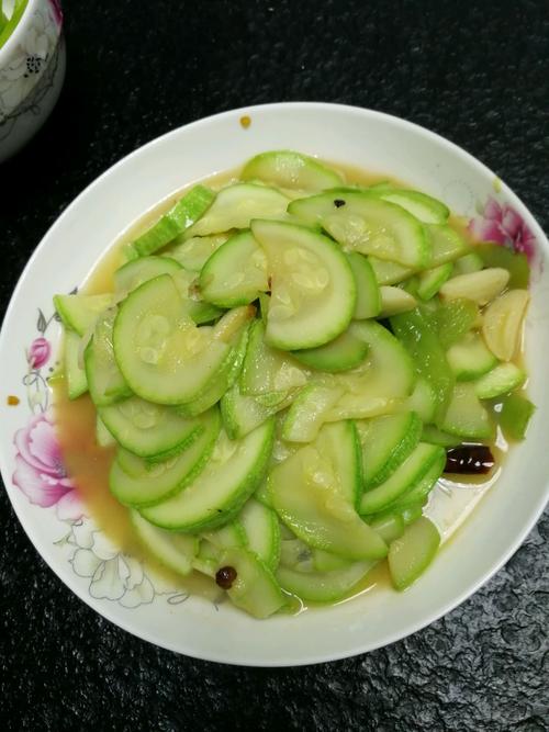 清炒葫芦瓜的家常做法(清炒葫芦瓜的家常做法大全)-第2张图片-窝头美食网 清炒葫芦瓜的家常做法(清炒葫芦瓜的家常做法大全)-第2张图片-窝头美食网