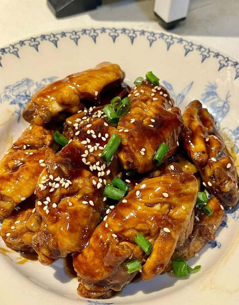 鸡翅中怎样做好吃(鸡翅的烧法家常)-第1张图片-窝头美食网 鸡翅中怎样做好吃(鸡翅的烧法家常)-第1张图片-窝头美食网