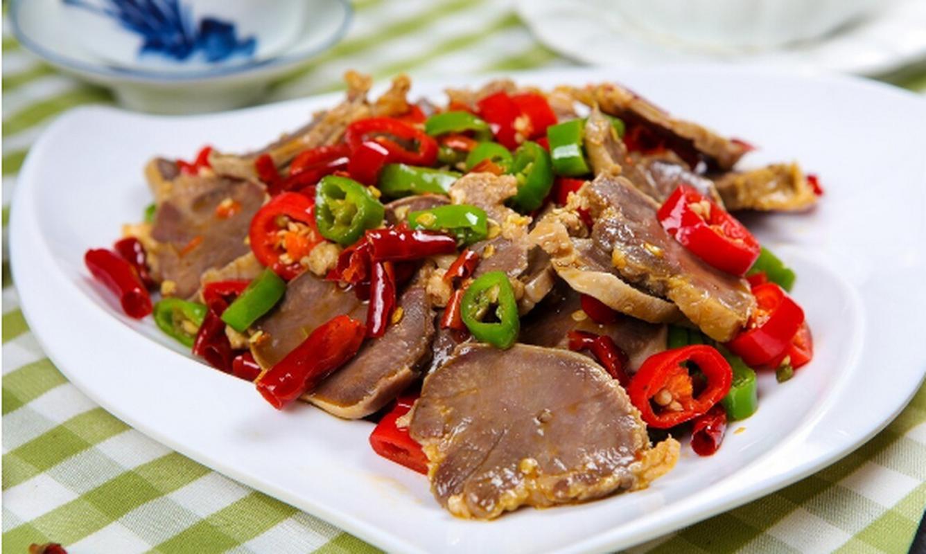 猪舌子怎么炒好吃（猪舌怎么炒才会滑嫩）-第3张图片-窝头美食网
