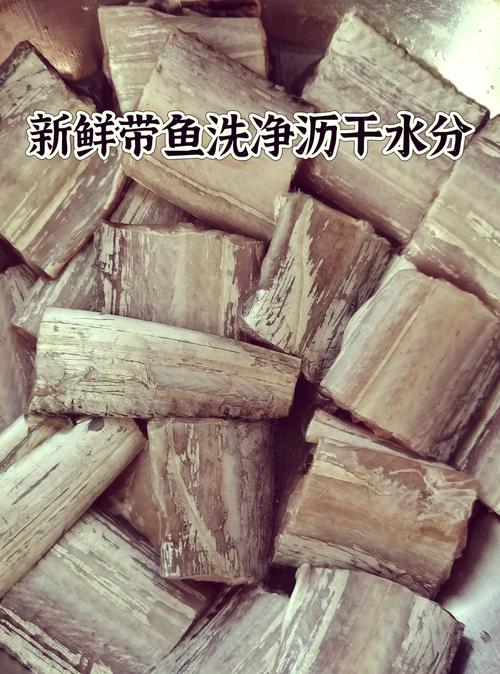 带鱼扒白菜的家常做法(带鱼趴白菜的做法)-第1张图片-窝头美食网 带鱼扒白菜的家常做法(带鱼趴白菜的做法)-第1张图片-窝头美食网