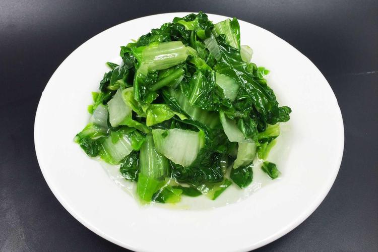清炒白菜怎么做好吃（大白菜的做法家常菜的做法大全）-第4张图片-窝头美食网