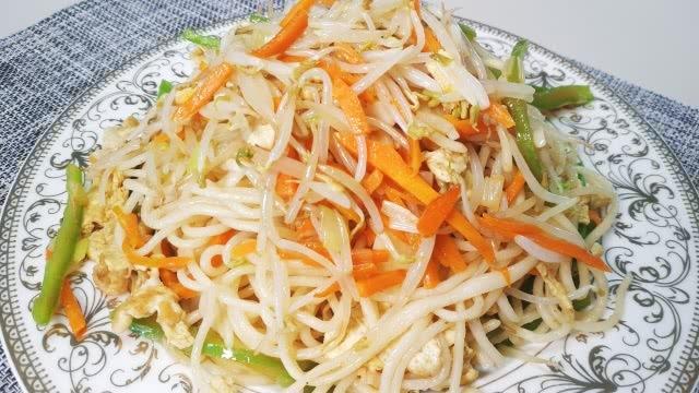 豆芽炒面家常做法(豆芽炒面怎么做简单又好吃)-第4张图片-窝头美食网 豆芽炒面家常做法(豆芽炒面怎么做简单又好吃)-第4张图片-窝头美食网