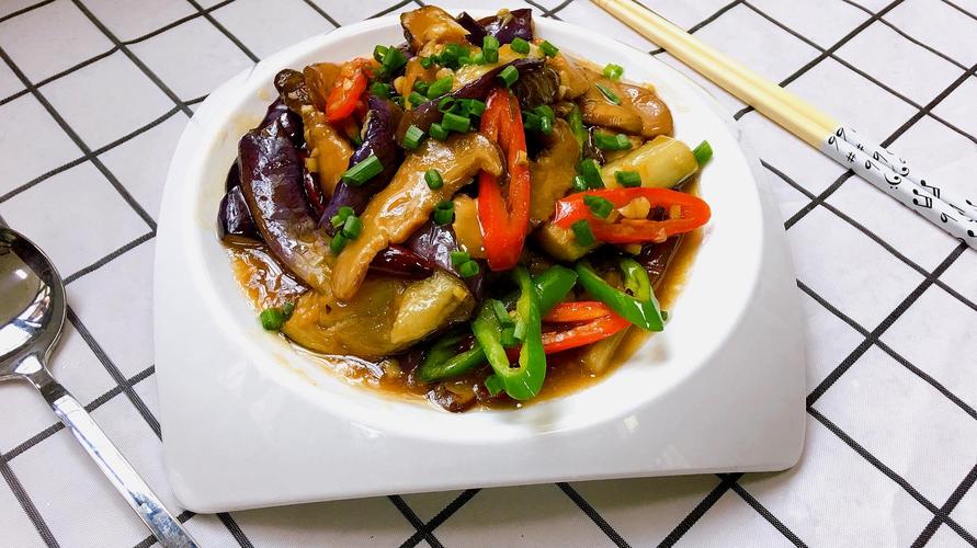 香菇酱炒什么菜好吃（香菇酱炒菜好吃吗）-第3张图片-窝头美食网
