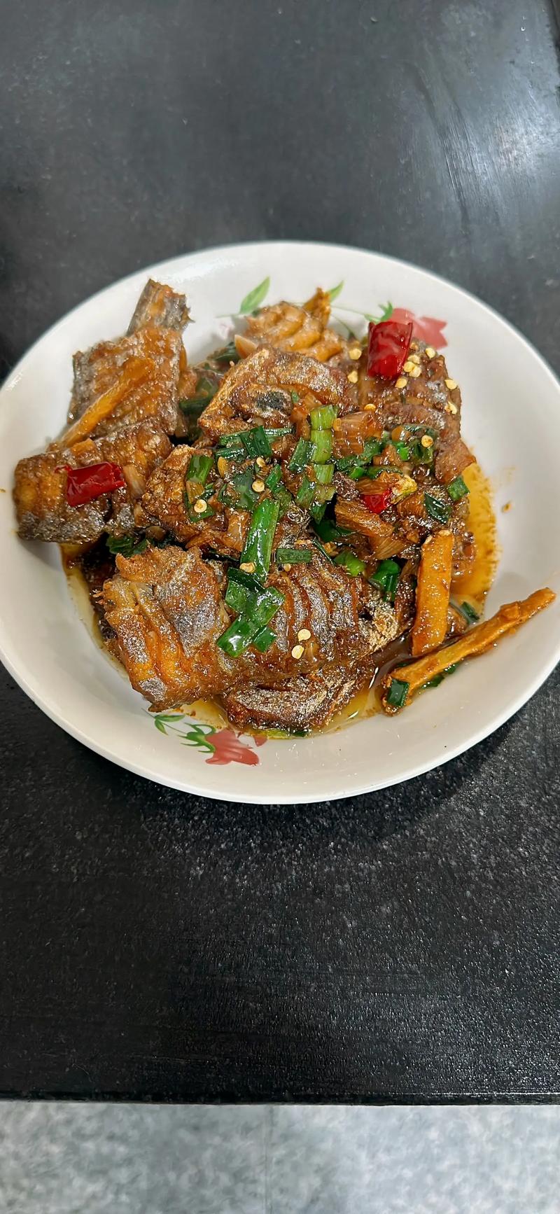 家常炖带鱼做法(炖带鱼咋做)-第1张图片-窝头美食网 家常炖带鱼做法(炖带鱼咋做)-第1张图片-窝头美食网