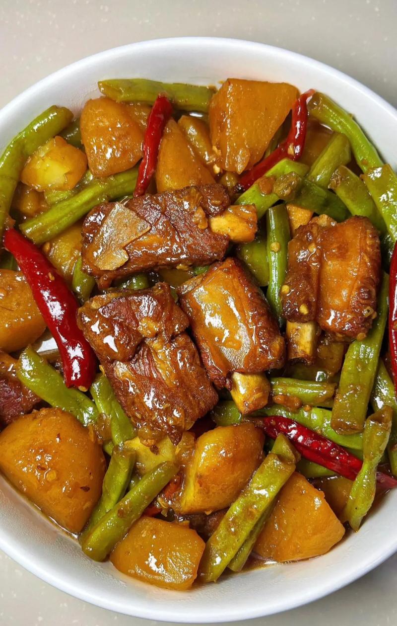 猪肉炖豆角的做法(猪肉炖豆角的做法炖多长时间能熟)-第3张图片-窝头美食网 猪肉炖豆角的做法(猪肉炖豆角的做法炖多长时间能熟)-第3张图片-窝头美食网
