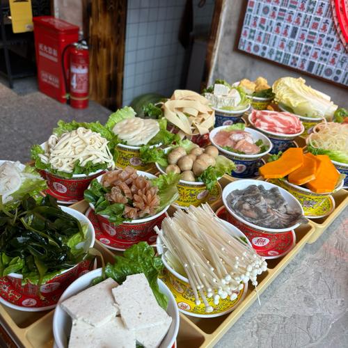 火锅涮什么好吃（花胶鸡火锅涮什么好吃）-第6张图片-窝头美食网