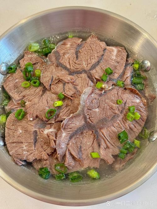 牛健肉的家常做法大全(牛建的肉怎么做才好吃?)-第1张图片-窝头美食网 牛健肉的家常做法大全(牛建的肉怎么做才好吃?)-第1张图片-窝头美食网