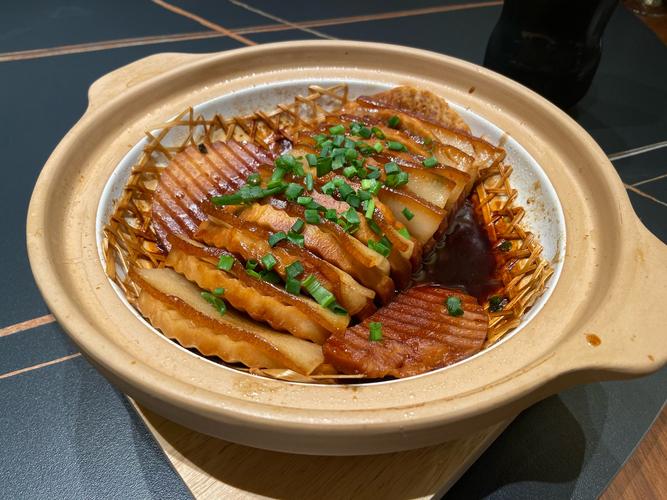 香芋扣肉的家常做法(香芋扣肉的家常做法大全)-第3张图片-窝头美食网 香芋扣肉的家常做法(香芋扣肉的家常做法大全)-第3张图片-窝头美食网