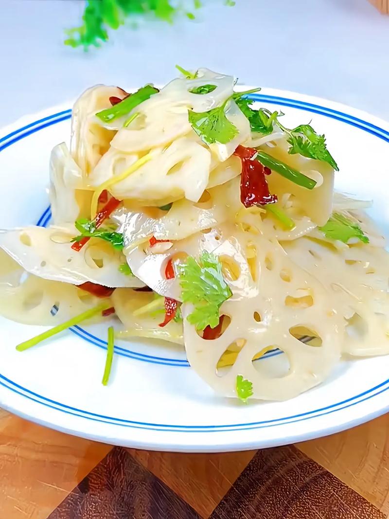 莲菜怎样凉拌好吃(莲菜的吃法凉拌莲菜)-第5张图片-窝头美食网 莲菜怎样凉拌好吃(莲菜的吃法凉拌莲菜)-第5张图片-窝头美食网
