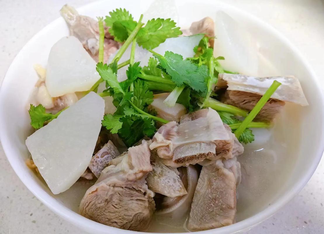 萝卜羊排汤的做法(萝卜煲羊排窍门)-第4张图片-窝头美食网 萝卜羊排汤的做法(萝卜煲羊排窍门)-第4张图片-窝头美食网