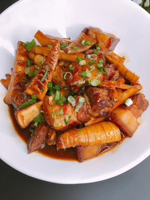 春笋肉的家常做法(春笋炒肉怎么炒才好吃)-第3张图片-窝头美食网 春笋肉的家常做法(春笋炒肉怎么炒才好吃)-第3张图片-窝头美食网