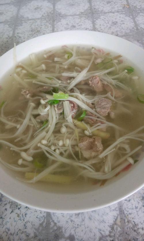 金针菇肉片汤家常做法(金针菇肉汤的功效与作用)-第6张图片-窝头美食网 金针菇肉片汤家常做法(金针菇肉汤的功效与作用)-第6张图片-窝头美食网