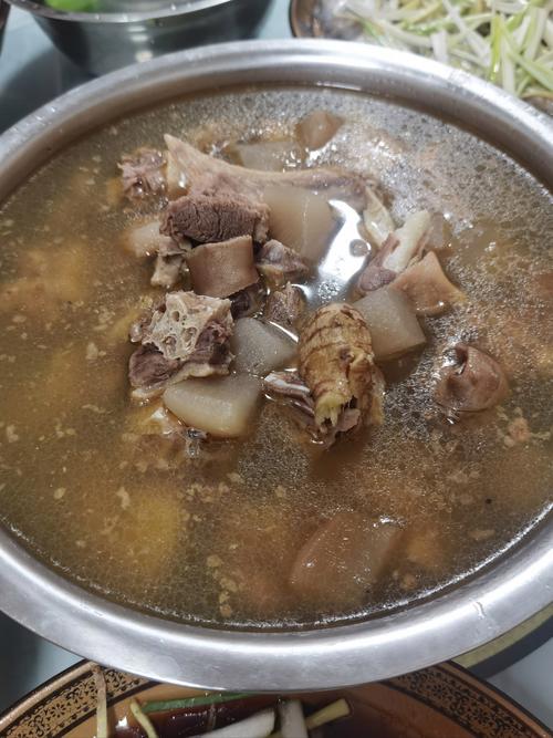 煲老鸭汤的做法(如何煲老鸭汤)-第1张图片-窝头美食网 煲老鸭汤的做法(如何煲老鸭汤)-第1张图片-窝头美食网