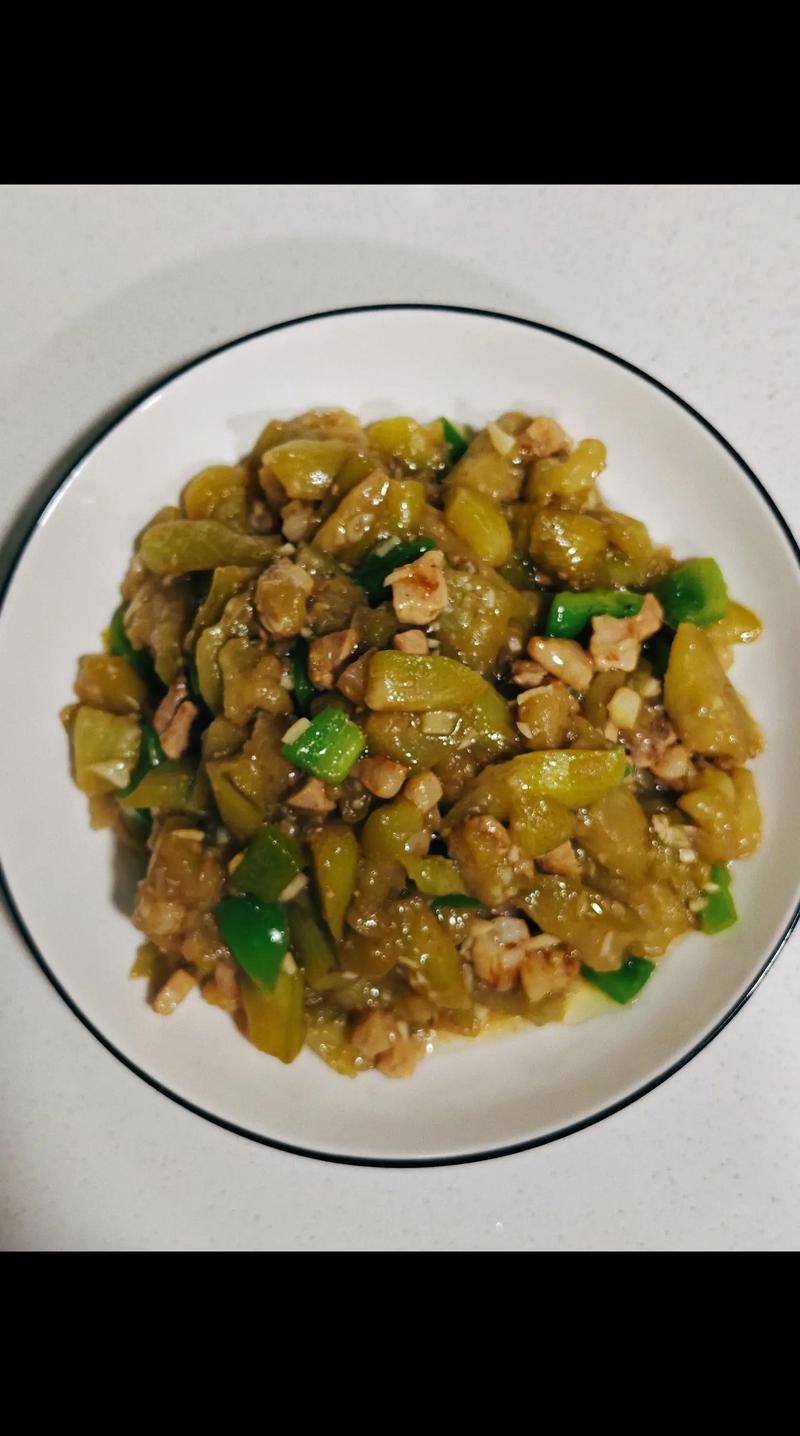 茄子丁怎么炒好吃(茄子丁怎么炒好吃家常做法)-第5张图片-窝头美食网 茄子丁怎么炒好吃(茄子丁怎么炒好吃家常做法)-第5张图片-窝头美食网