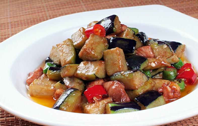 茄子丁怎么炒好吃(茄子丁怎么炒好吃家常做法)-第7张图片-窝头美食网 茄子丁怎么炒好吃(茄子丁怎么炒好吃家常做法)-第7张图片-窝头美食网