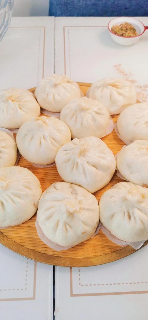 芹菜肉包子的做法(芹菜肉大包子做法)-第5张图片-窝头美食网 芹菜肉包子的做法(芹菜肉大包子做法)-第5张图片-窝头美食网