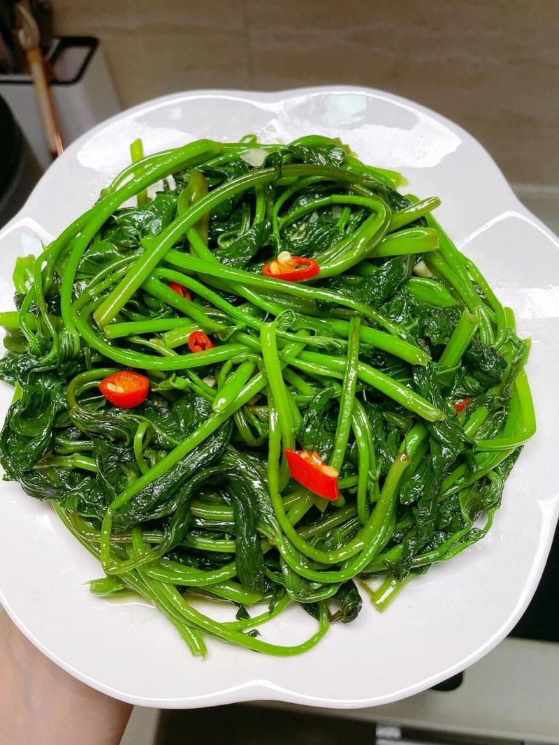 红薯叶凉拌怎么做好吃(凉拌红薯叶的功效与作用)-第1张图片-窝头美食网 红薯叶凉拌怎么做好吃(凉拌红薯叶的功效与作用)-第1张图片-窝头美食网